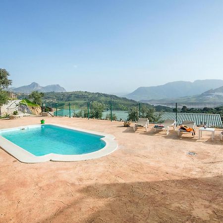 Gorgeous Home In Algodonales With Kitchen Bagian luar foto