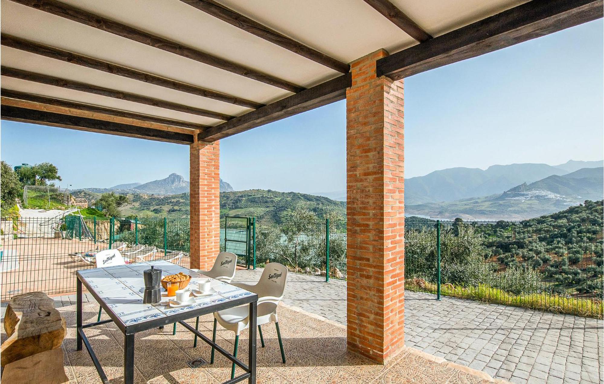 Gorgeous Home In Algodonales With Kitchen Bagian luar foto