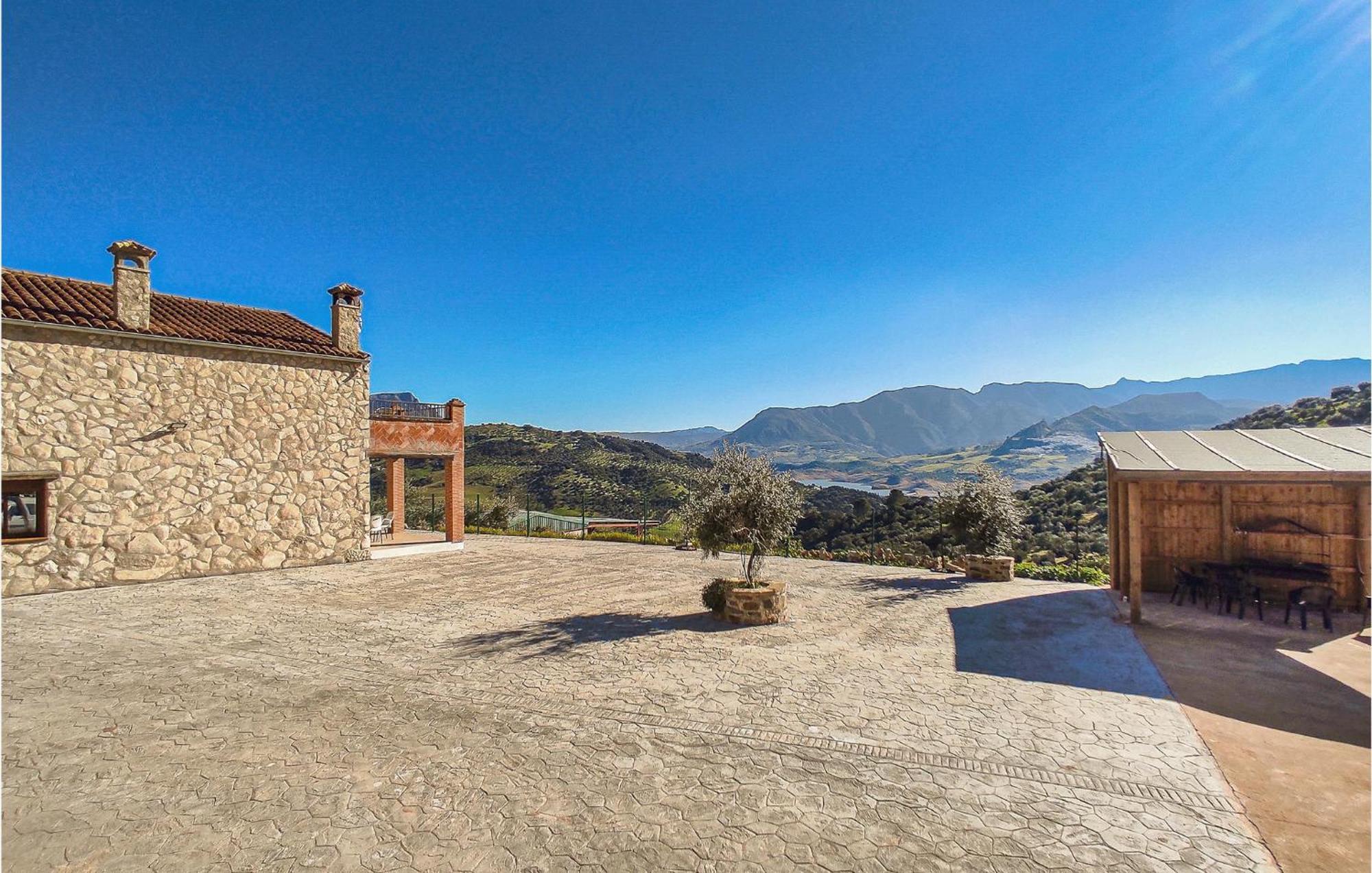 Gorgeous Home In Algodonales With Kitchen Bagian luar foto