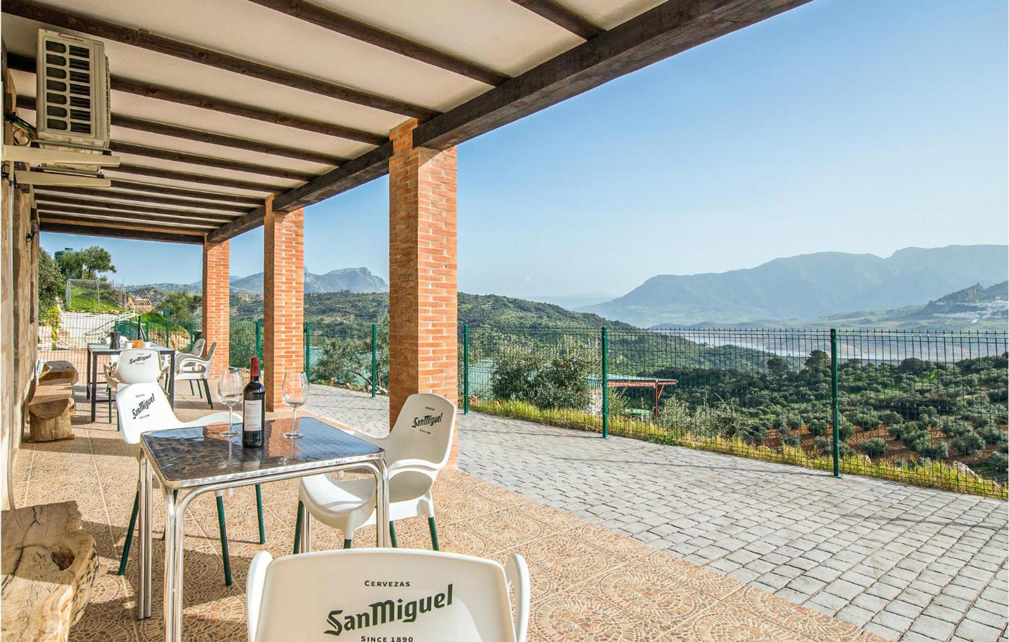 Gorgeous Home In Algodonales With Kitchen Bagian luar foto