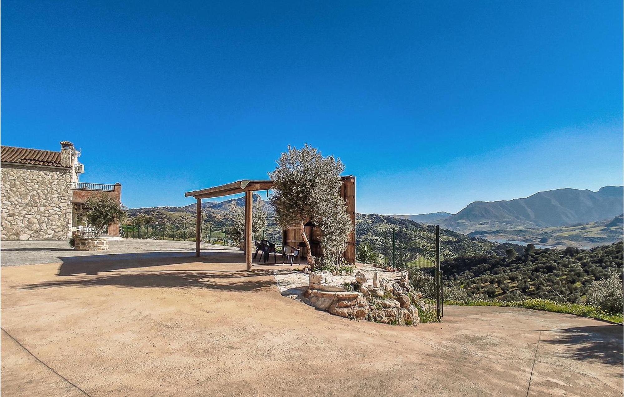 Gorgeous Home In Algodonales With Kitchen Bagian luar foto