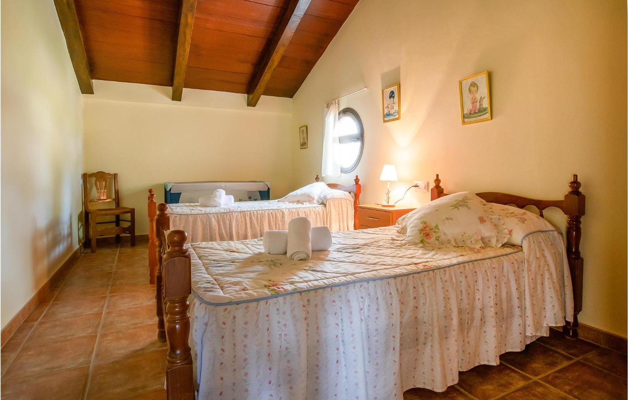 Gorgeous Home In Algodonales With Kitchen Bagian luar foto